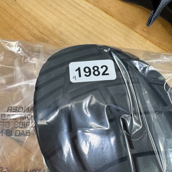 Chaco Bodhi Men's Size 9 Sandals Blue Toe Loop Strappy Buckle Adjustable Beach - Picture 8 of 8